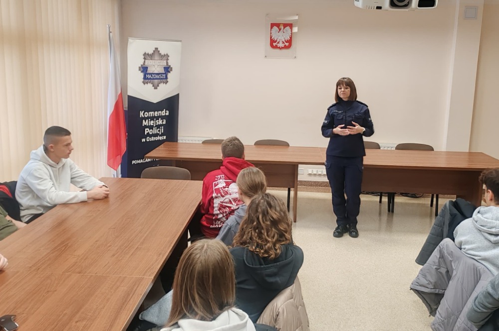 Wizyta klasy OPM w Komendzie Miejskiej Policji w Ostrołęce